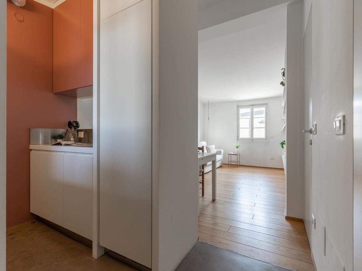 The Rent - Lovely One-bedroom In Moscova * Milano